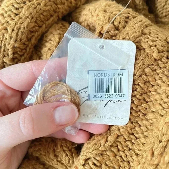 NWT Free People Isla Cable Stitch Tunic Sweater in Spice Cake Brown Size Small - Picture 4 of 5